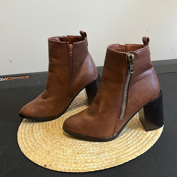 StreetWear Society Chunky Block Heel Ankle Booties Size 6 - Picture 6 of 11